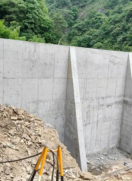 晋城城区重力式挡土墙
